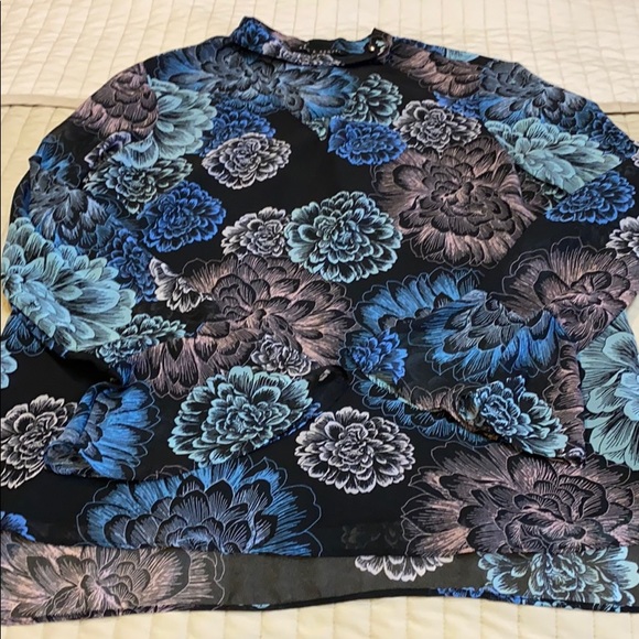 Blouse - Picture 2 of 4